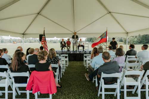 Mayor Lester Miller speaks at the groundbreaking. 